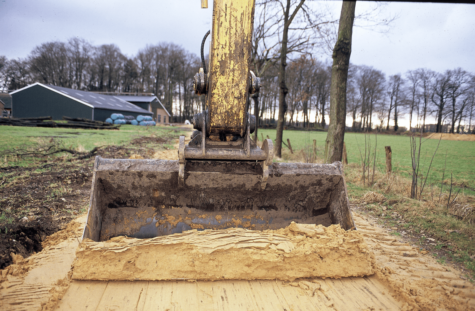 De overheid kan kiezen om over te gaan tot onteigening als er bijvoorbeeld een weg aangelegd moet worden. Foto: Mark Pasveer