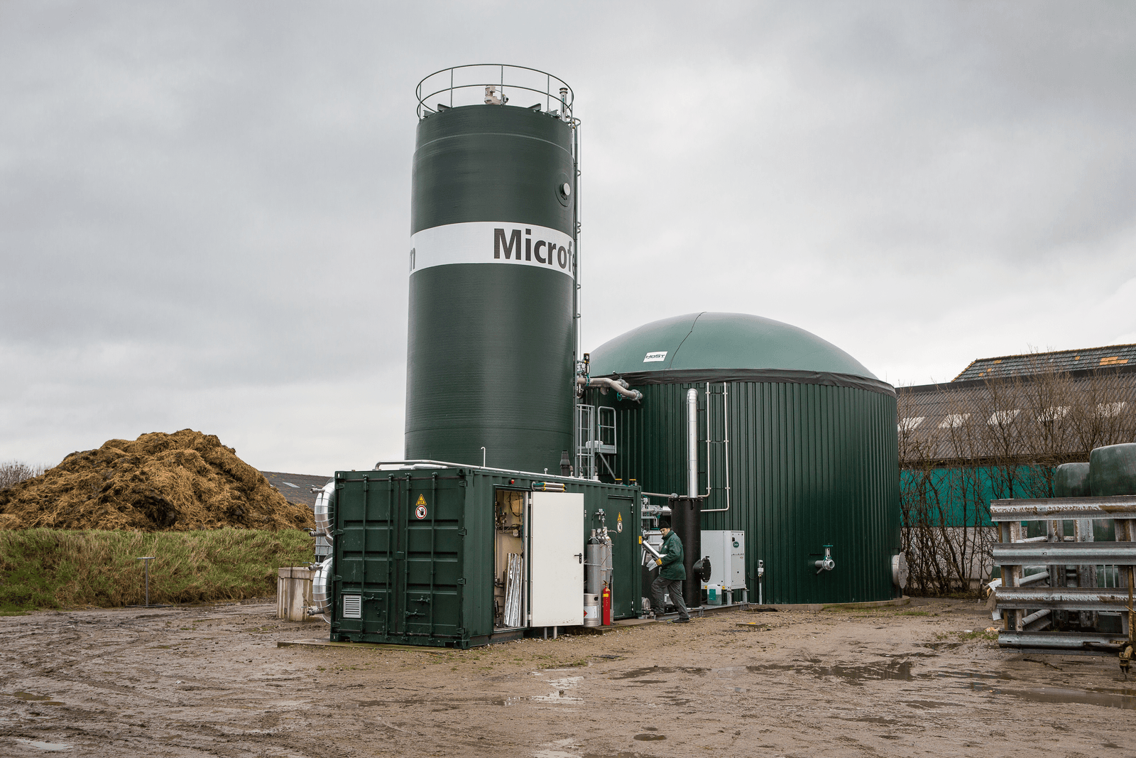 Minister Kamp gaat mestvergisters subsidiëren. - Foto: Peter Roek