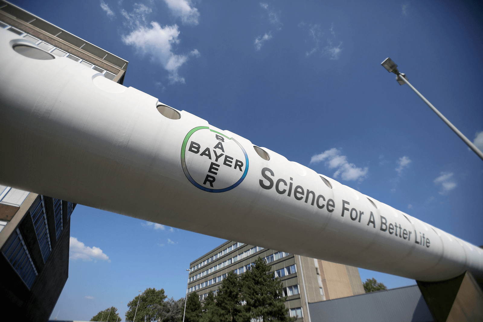 Bayer-hoofdkantoor in Leverkusen. De overname van Monsanto door Bayer is de grootste overname ooit door een Duits bedrijf. - Foto: ANP