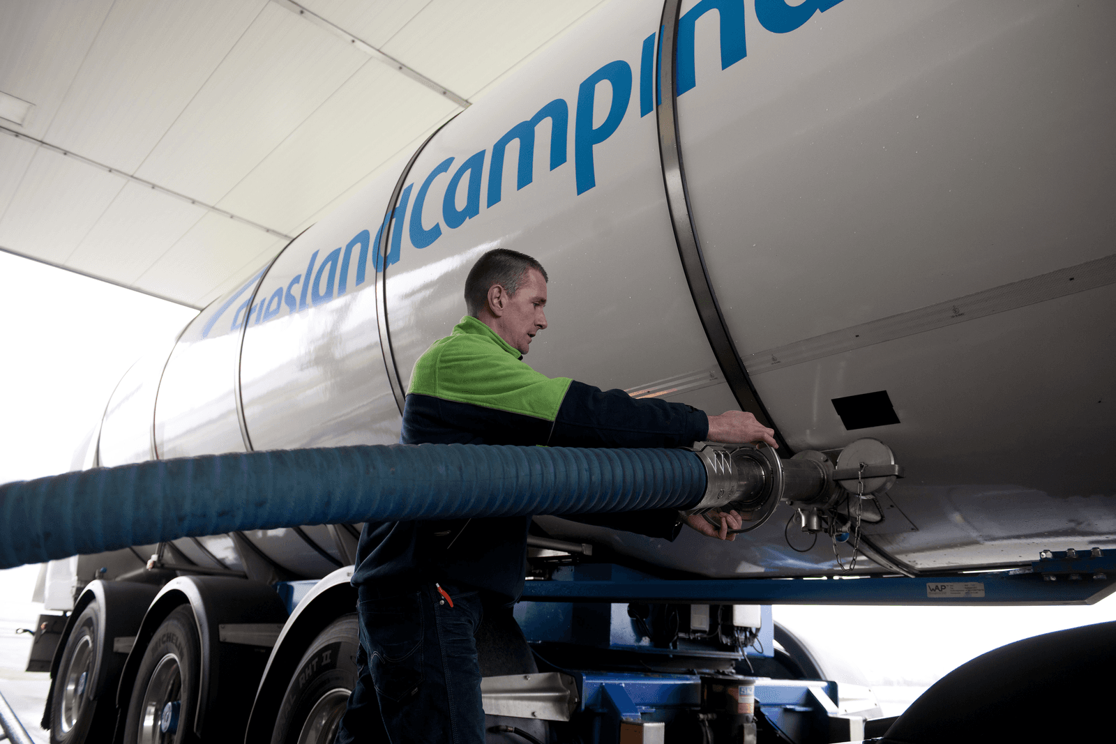 Hoge melkaanvoer kost FrieslandCampina omzet en toeslag - Foto: Mark Pasveer