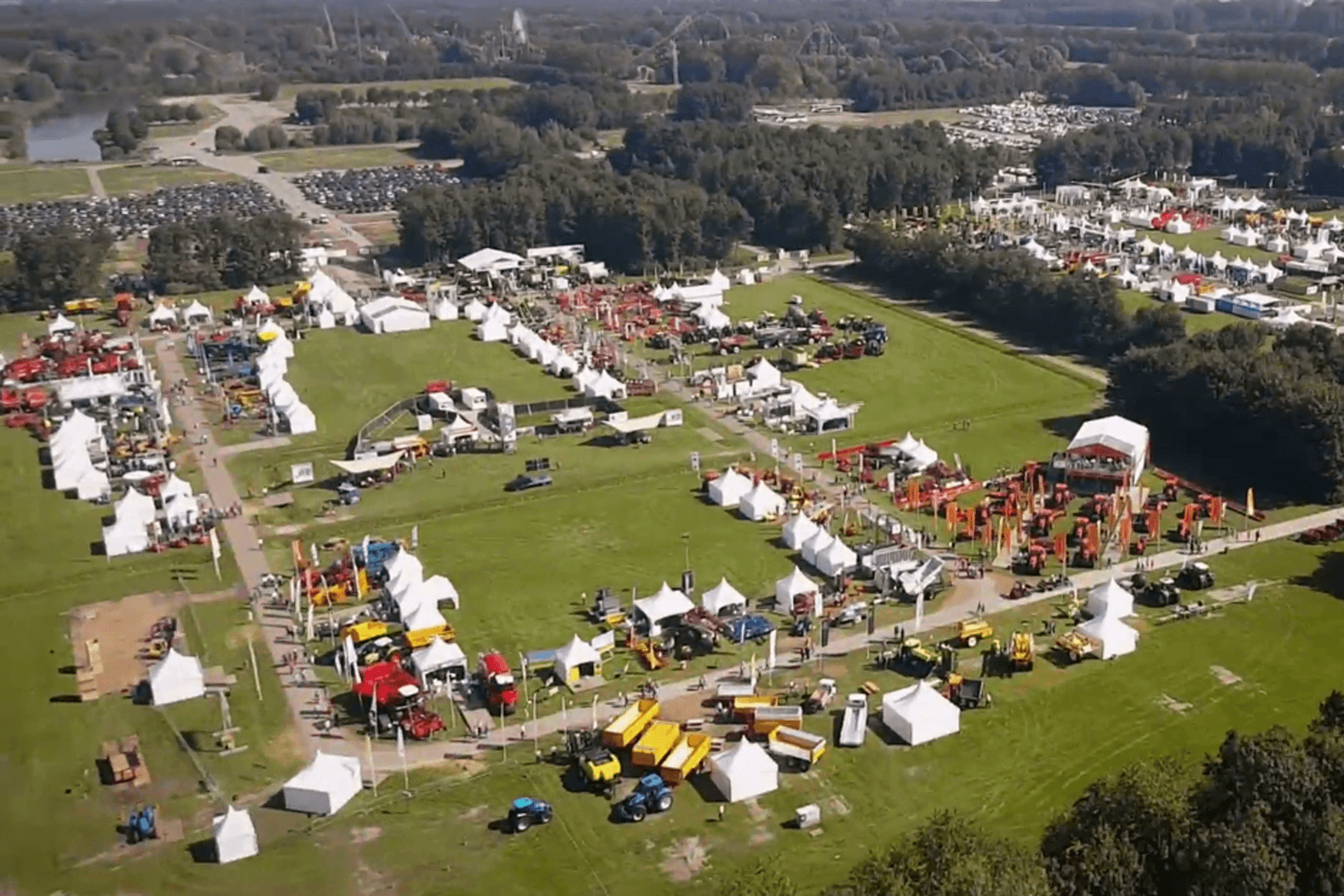 ATH: Nieuw paviljoen Jong gebruikt - Foto: Theo Galama