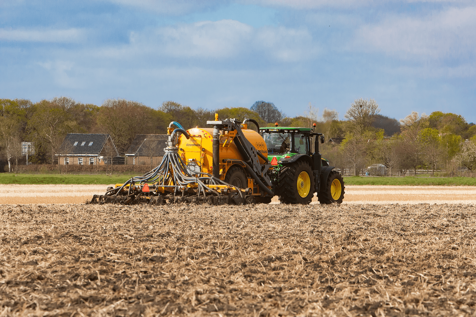 De jaarlijkse dans om langer te bemesten - Foto: Ronald Hissink