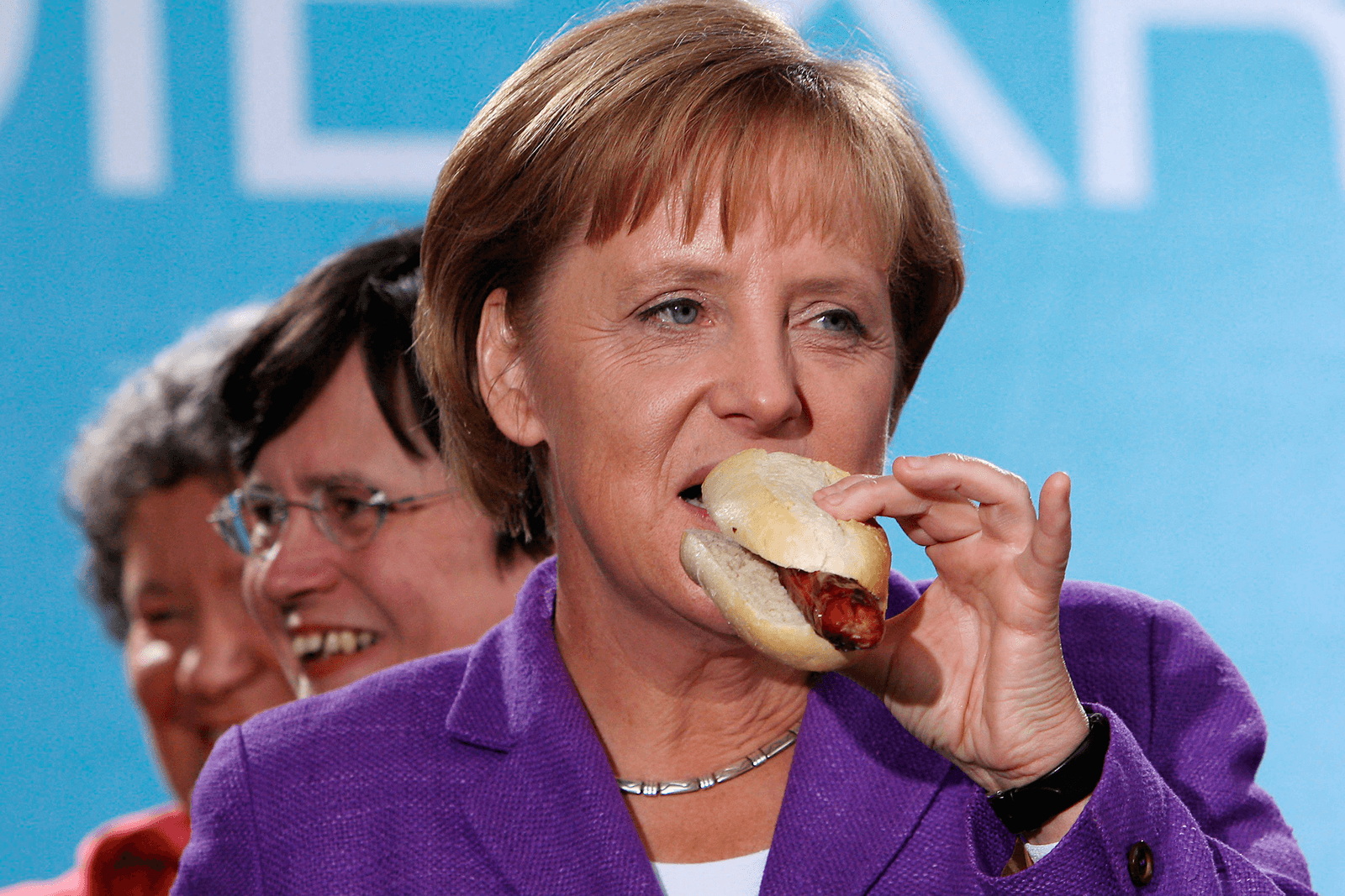 Merkel vraagt begrip voor eten varkensvlees - Foto: ANP
