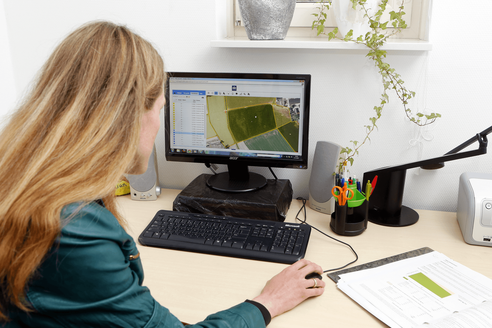 Boeren kunnen de Gecombineerde Opgave dit jaar uitsluitend digitaal indienen. Maar de internetverbindingen op het platteland zijn vaak slecht en traag.</p> <p><em>Foto: Henk Riswick</em>
