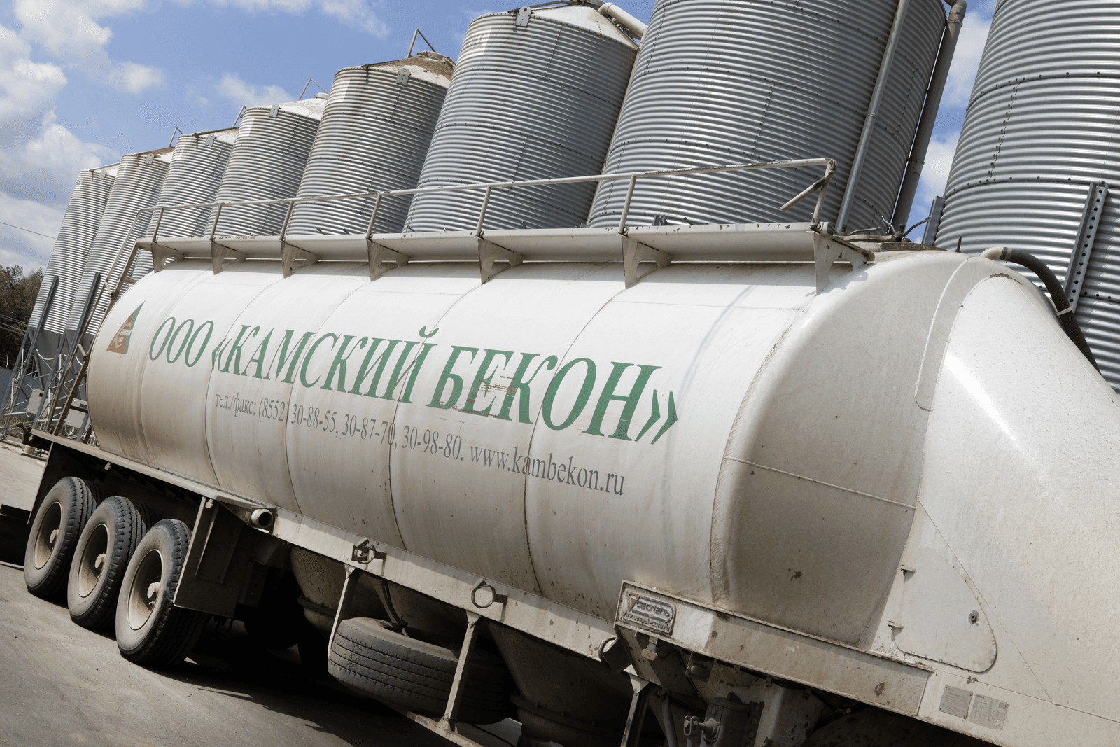 Intern voertransport op een Russisch varkensbedrijf. De sector groeit snel.<br /><em>Foto: Henk Riswick</em>