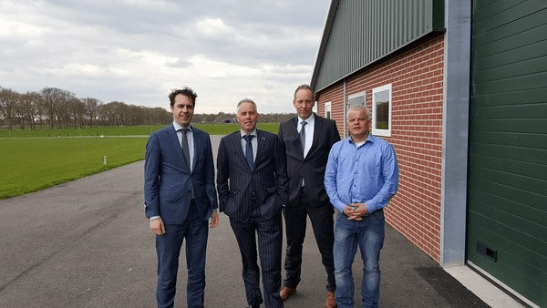 Staatssecretaris bezoekt pluimveeslachterij en vleeskuikenbedrijven