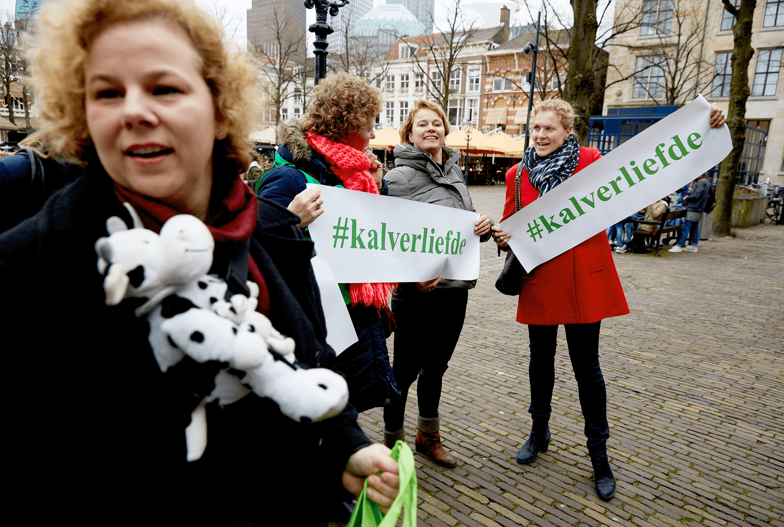 Boerinnen voerden in het kader van #kalverliefde actie in Den Haag.<br /><em>Foto: ANP </em>