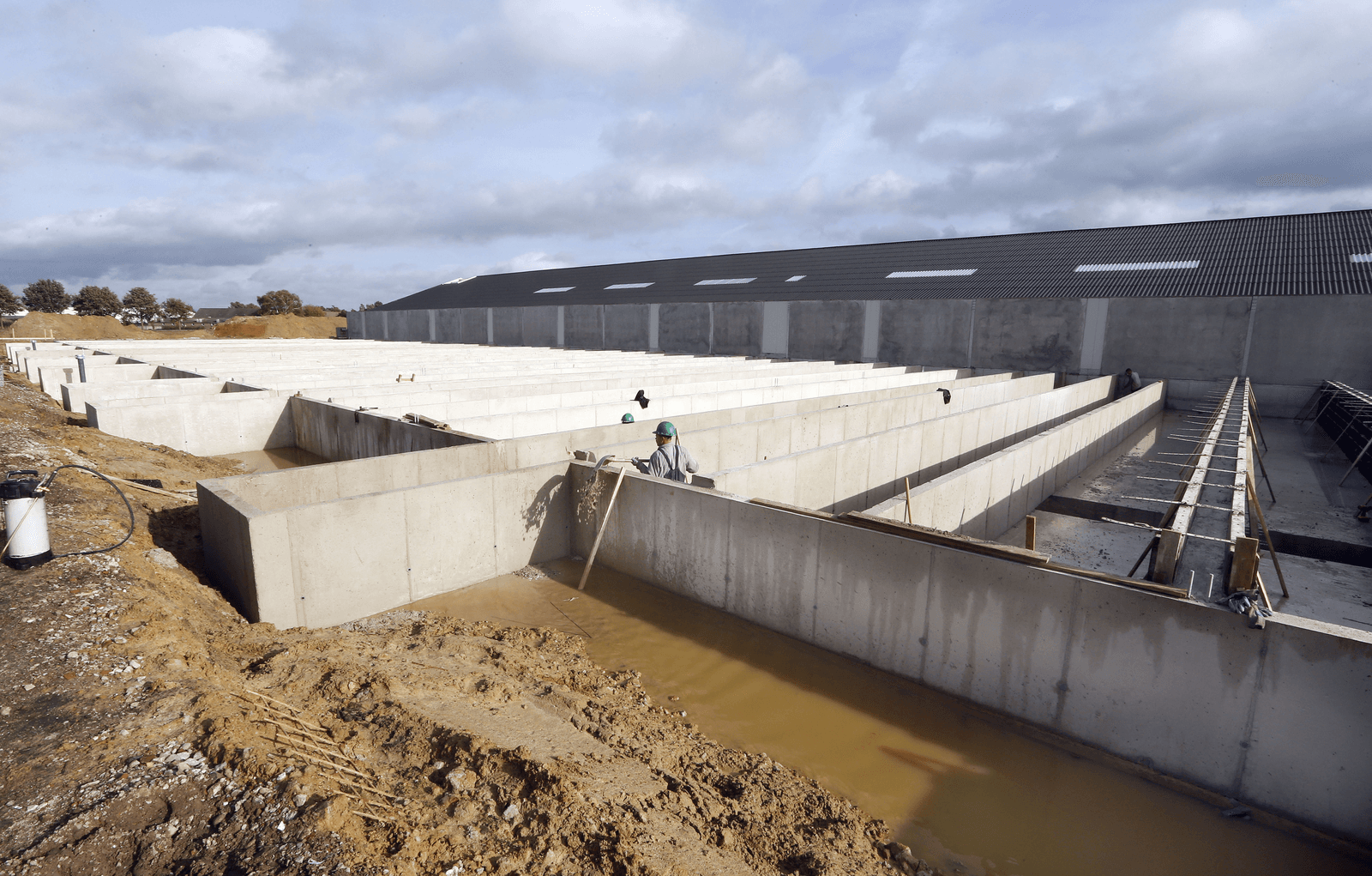 Nieuwbouw van een varkensstal in Venray.<br /><em>Foto: Bert Jansen </em>