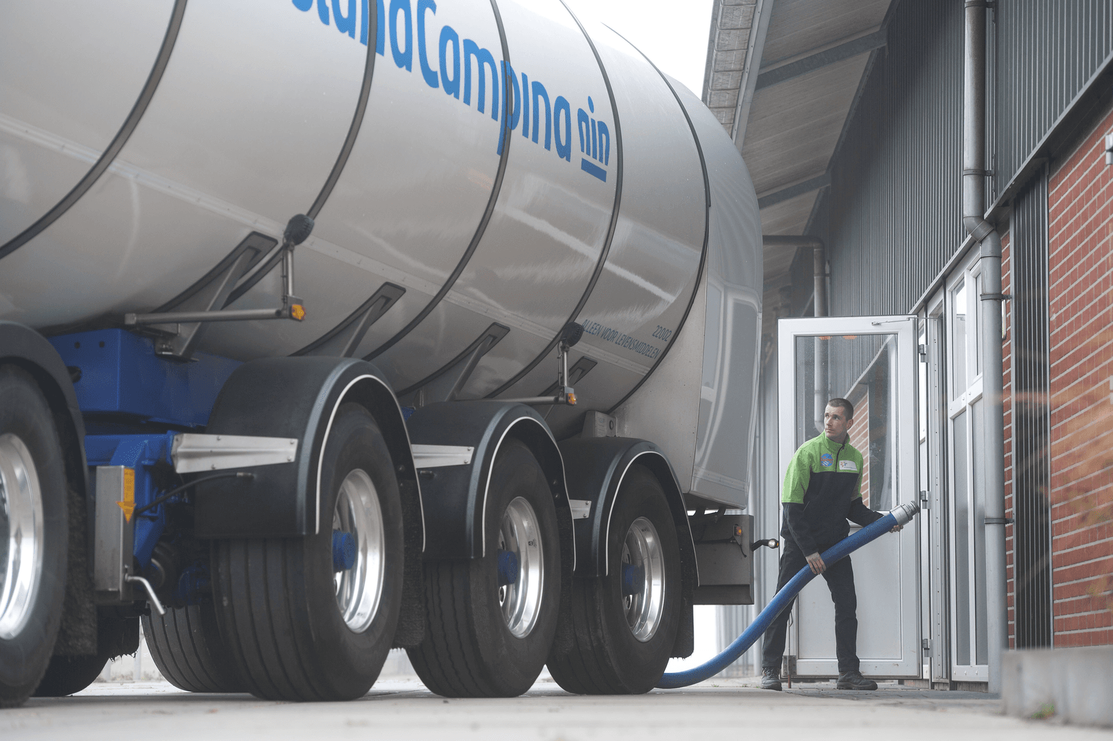 Leden-leveranciers van FrieslandCampina ontvangen over 2015 een contante melkprijs van ¬ 33,64 per 100 kilo (exclusief btw, bij 3,47% eiwit, 4,41% vet en 4,51% lactose). <br /><em>Foto: Mark Pasveer</em>