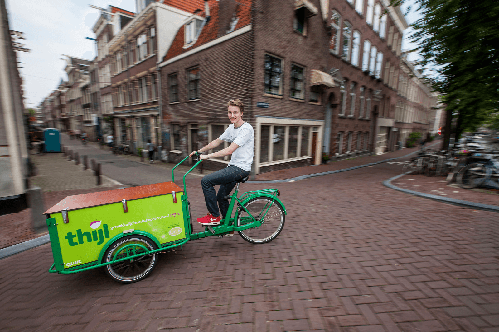 ABN Amro denkt dat gratis bezorging van voedsel in de toekomst niet economisch haalbaar is. Bij Thijl.nl betaalt de klant ¬ 5 om de boodschappen aan huis geleverd te krijgen.</p> <p><em>Foto: Herbert Wiggerman</em>