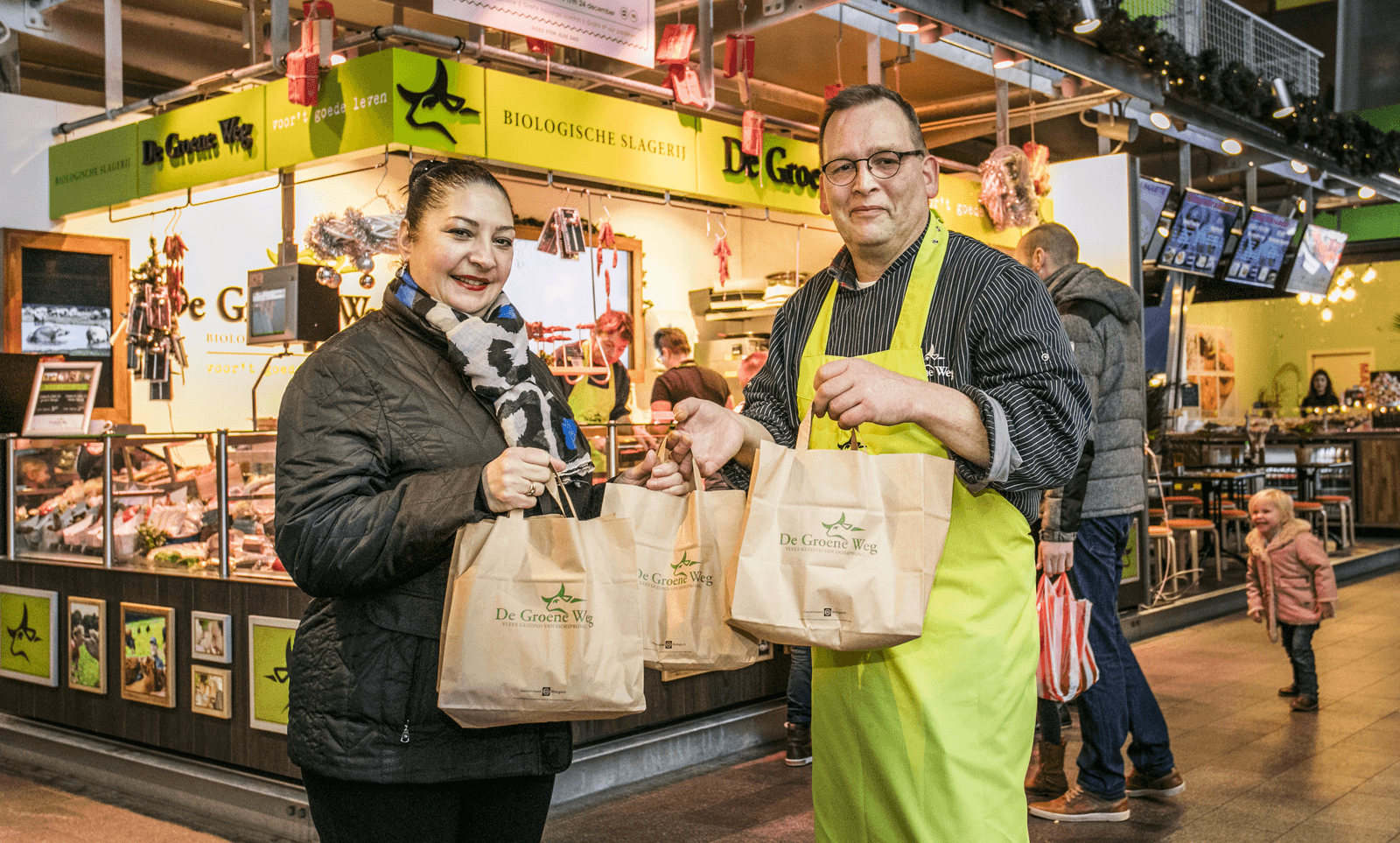 Slager Arie Jan Sterrenberg van De Groene Weg in de Markthal in Rotterdam. Foto: De Groene Weg