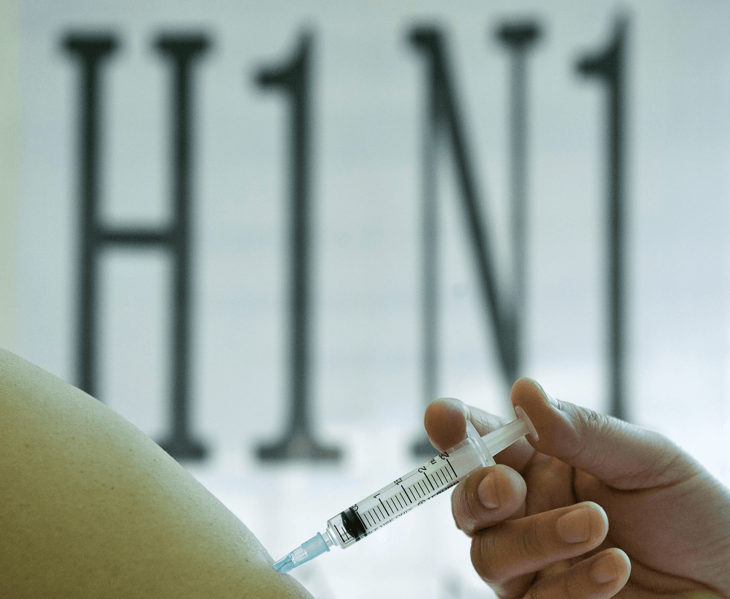 Vaccinatie tegen varkensgriep tijdens de uitbraak in 2009. Het zou in Ierland om dezelfde variant gaan als tijdens die uitbraak. Foto: ANP