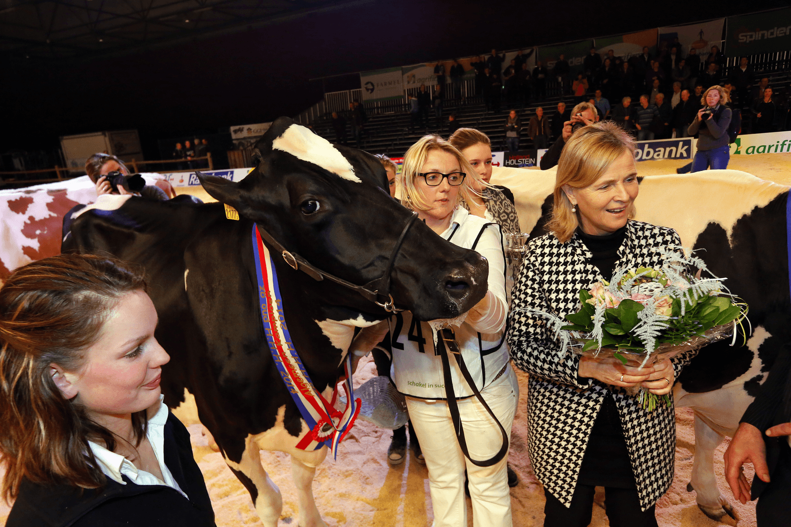 Vorig jaar huldigde Annie Schreijer Marie 356 voor de eerste keer als kampioen HHH. Foto: Henk Riswick