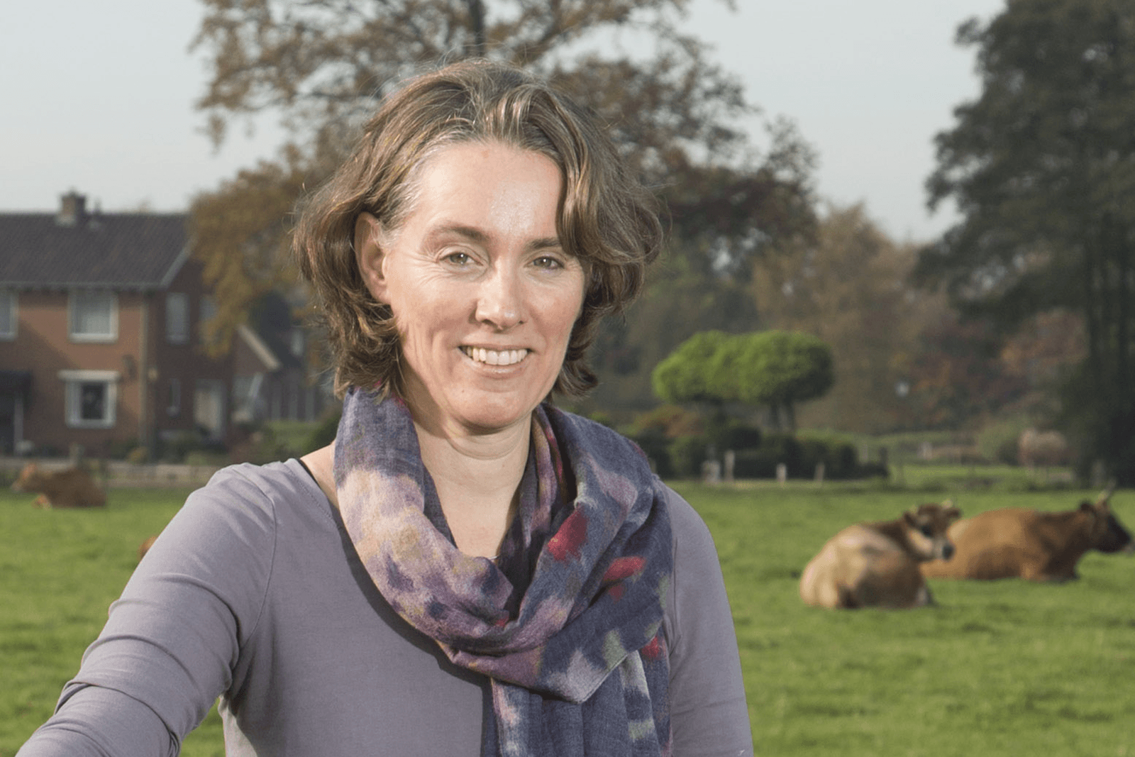 Irene van de Voort is blij met haar Jersey-koeien. De melk is van hoge kwaliteit en zeer geschikt om kaas van te maken. Foto's: Koos Groenewold