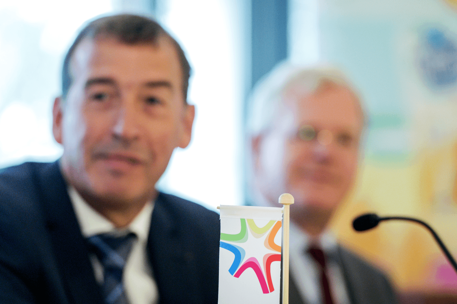 Coöperatievoorzitter Piet Boer (links) en CEO Roelof Joosten van FrieslandCampina. Foto: ANP