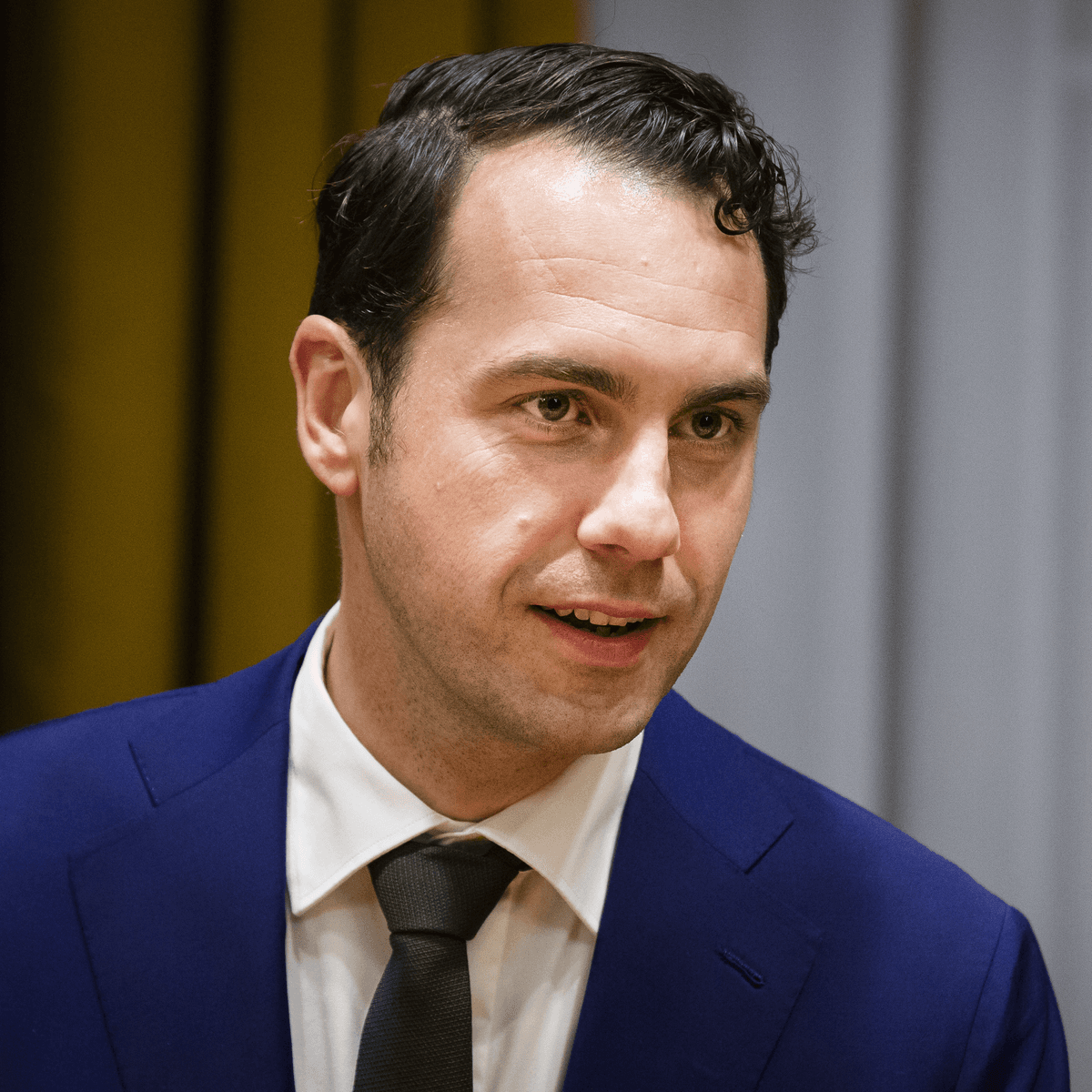 Van Dam maakt kennis met de sector