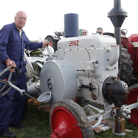 Oude ratelende en ronkende motoren