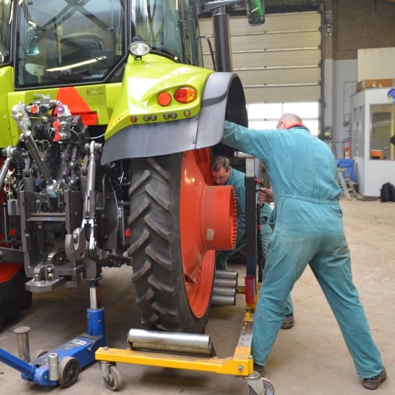 Bij de loonwerker in de schuur (2)