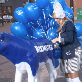 Kaasmeisjes promoten Beemsterkaas in Amsterdam