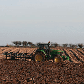 Britse grondprijzen weer fors hoger
