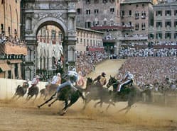 Weer rel om wereldberoemde paardenrace Siena