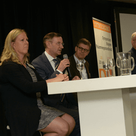 Legpluimveewereld draait maar door