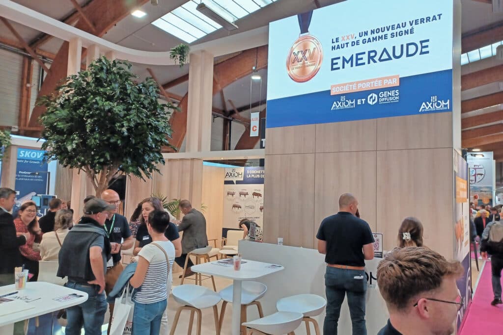 De nieuwe eindbeer wordt vol trots aangekondigd op de stand van Axiom op de Franse beurs Space.