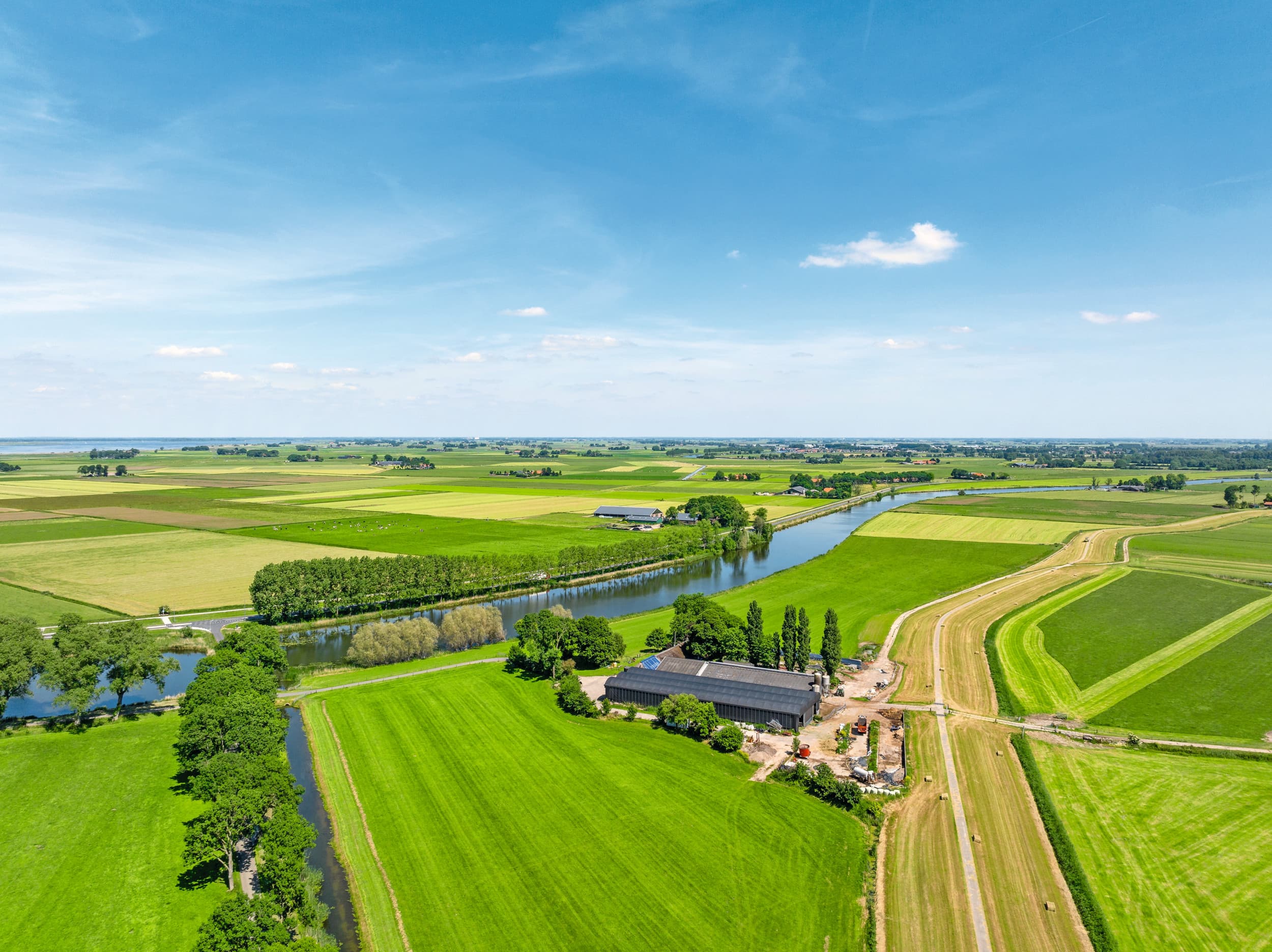 Agrarisch gebied in Overijssel. De voorlopige cijfers van de landbouwtelling geven de veranderingen in de Nederlandse landbouw weer. Foto: Canva/Sjo