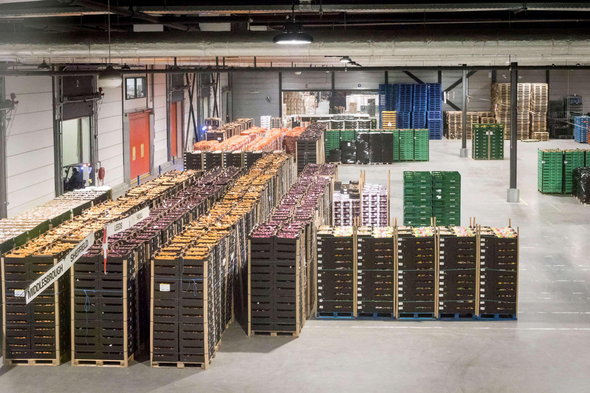 Levensmiddelen klaar voor export naar Groot-Brittannië, in Hoek van Holland. Foto: Roel Dijkstra