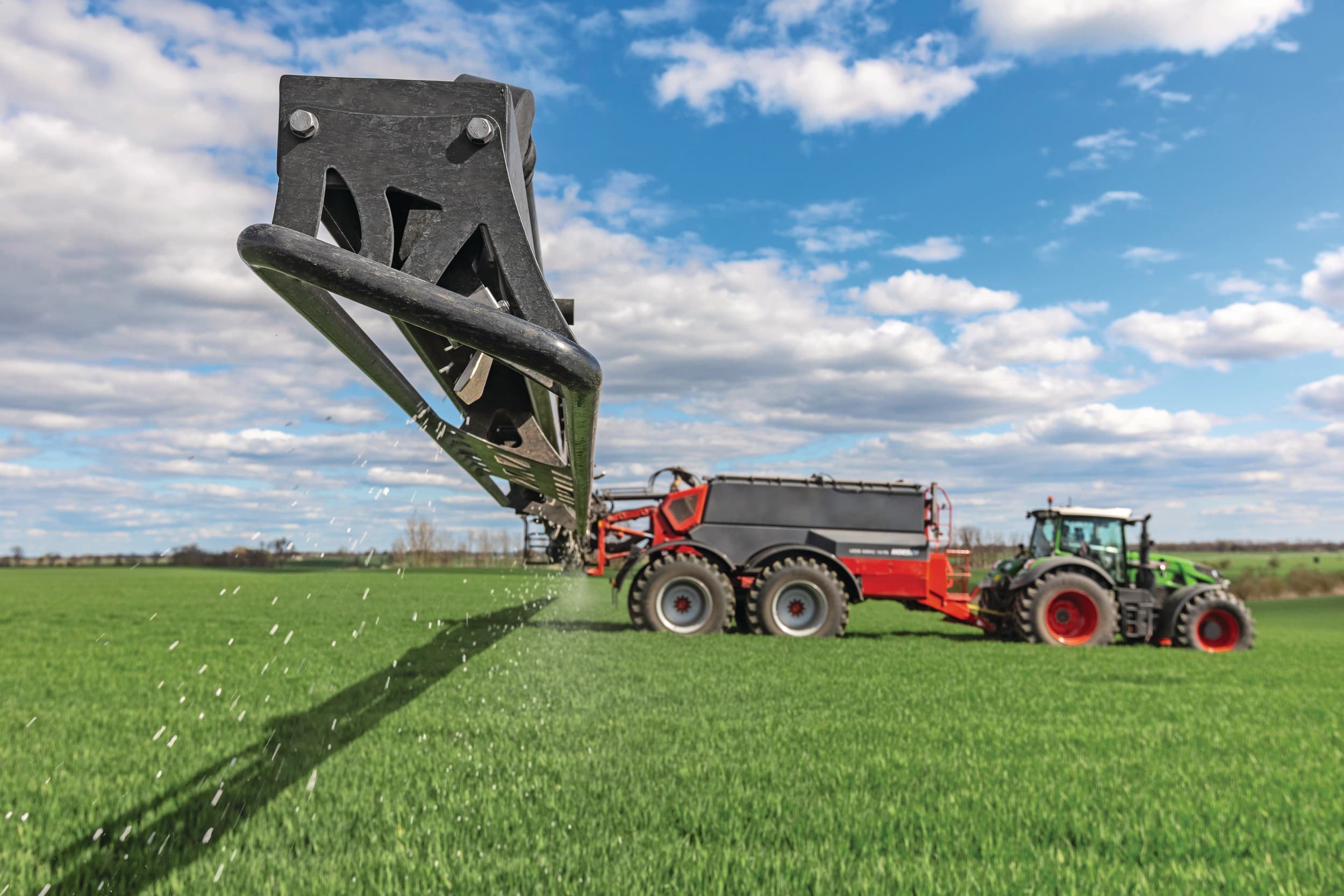 De pneumatische kunstmeststrooier Leeb Xeric 14 FS van machinefabrikant Horsch is klaar voor serieproductie. Foto's: Horsch