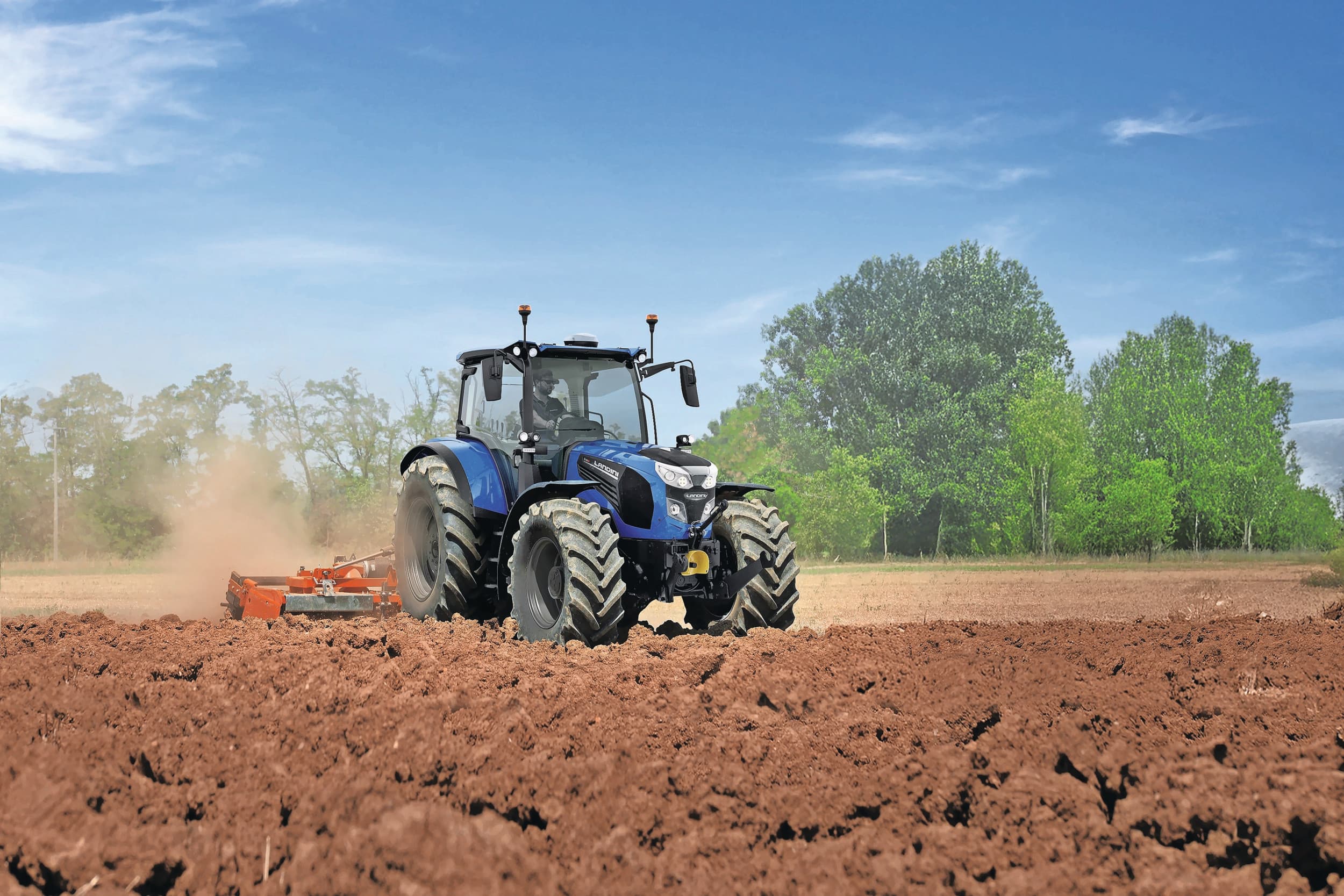 Het nieuwe model, de 6-125RS, heeft hetzelfde motorvermogen als de 6-125H: maximaal 119 pk. Zwarte velgen lijken de nieuwe standaard te worden bij de Italiaanse trekkerfabrikant. Foto: Landini