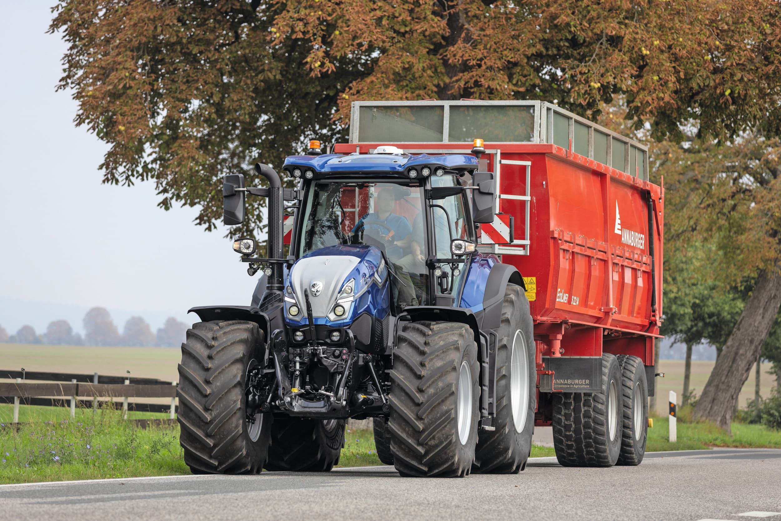 New Holland vernieuwde sinds 2021 gefaseerd de T7-serie. Nu volgt het laatste deel: de T7 SWB (standard wheelbase). Dit zijn de kleinste trekkers uit de T7-serie. Foto’s: Bob Karsten