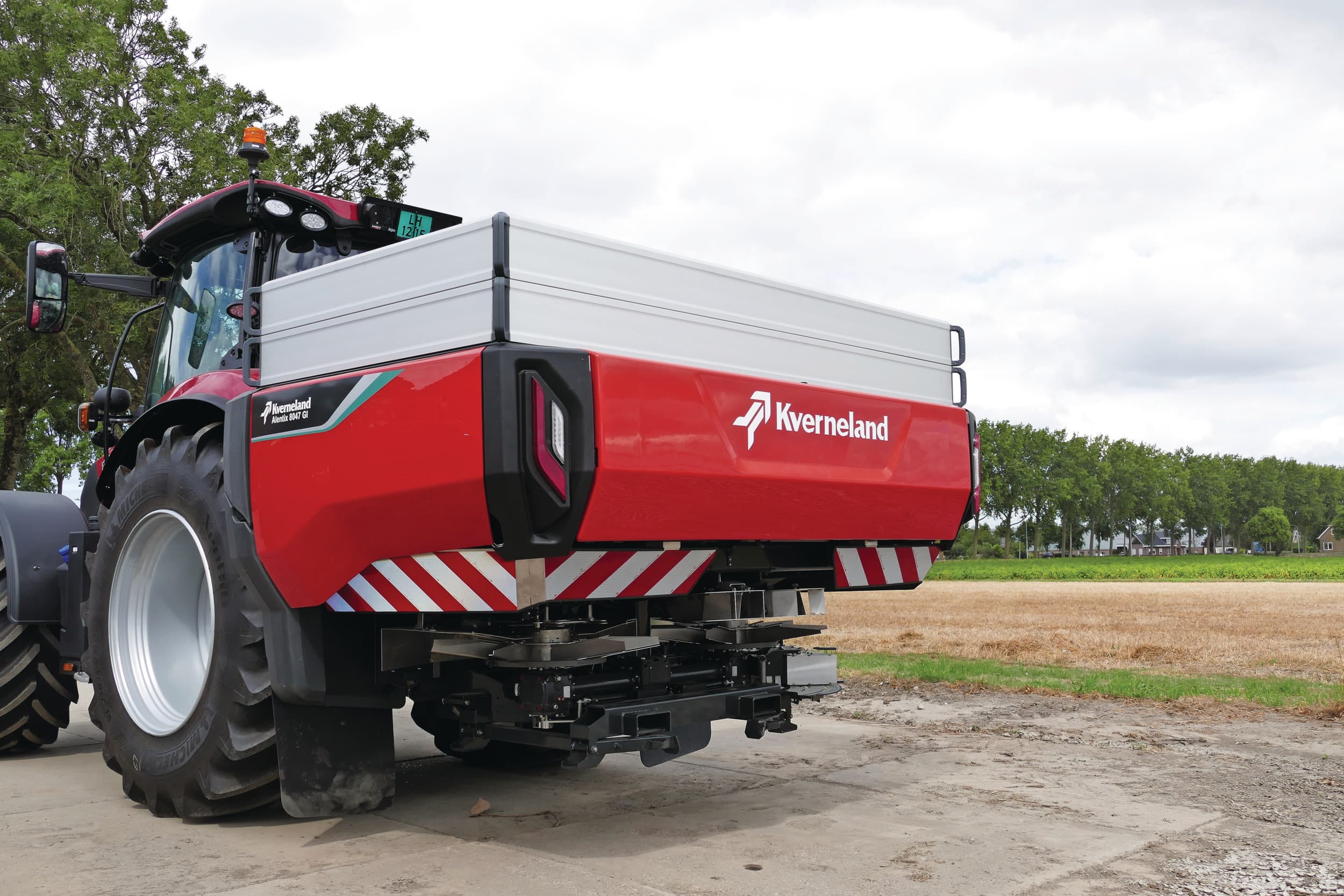 Een nieuwe vormgeving, maar ook veel gebruikersgemak kenmerkt de Alentix-strooier. De Vicon-naam keert eveneens terug, dan heet de strooier Flowtex. Foto's: Martin Smits