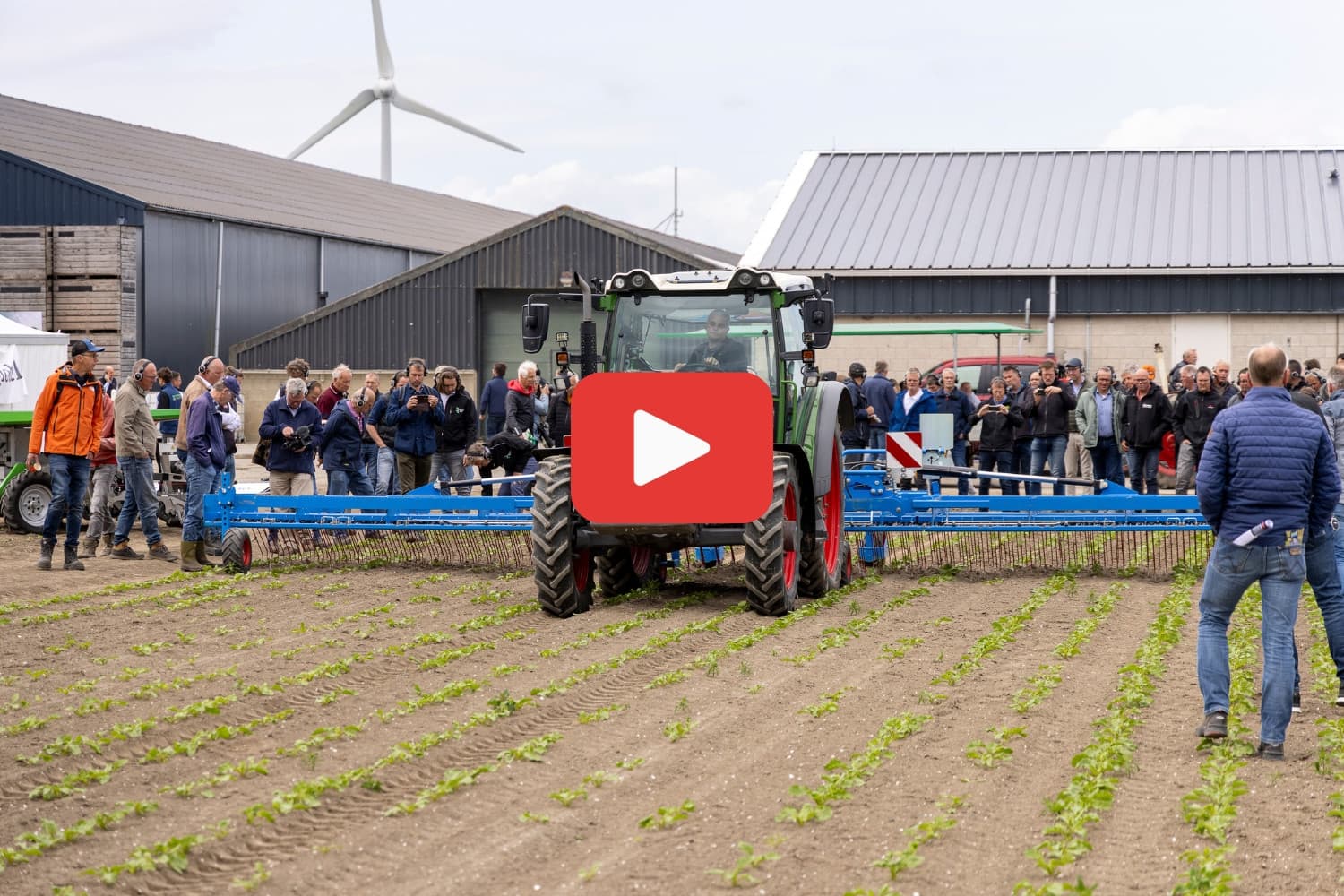 Video van een demonstratie met schoffelmachines op de Akkerbouwdag. Duurzame mechanische onkruidbestrijding met Lemken, Ullmanna en Einböck. Foto: Koos van der Spek