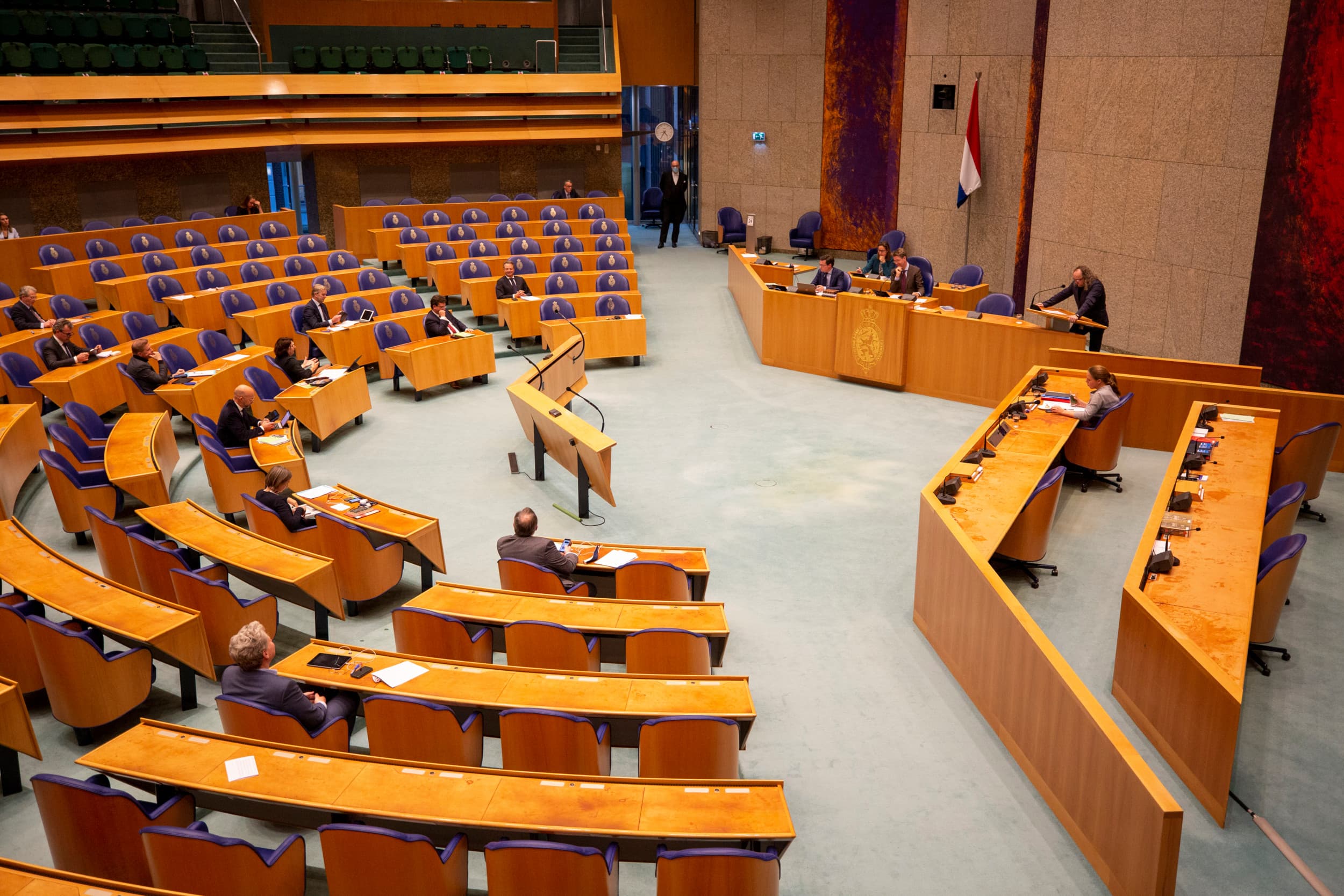 Tweede Kamer. Het kabinet heeft aangekondigd de man-vrouwfirma met bv-structuur te gaan onderzoeken. De opzet wringt volgens het ministerie met de bedoeling van de wet. Foto: Roel Dijkstra