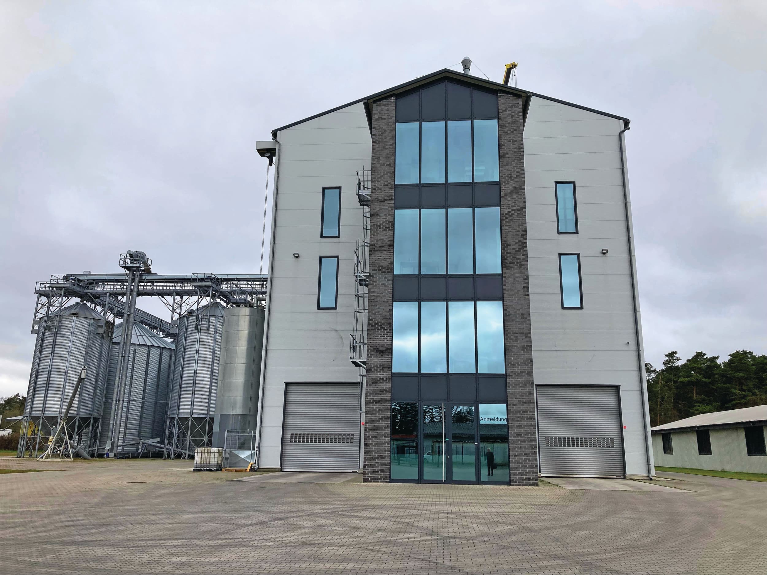 De in januari van A. Ricke Agrar & CO overgenomen voerfabriek in Fürstenau. Foto: ForFarmers