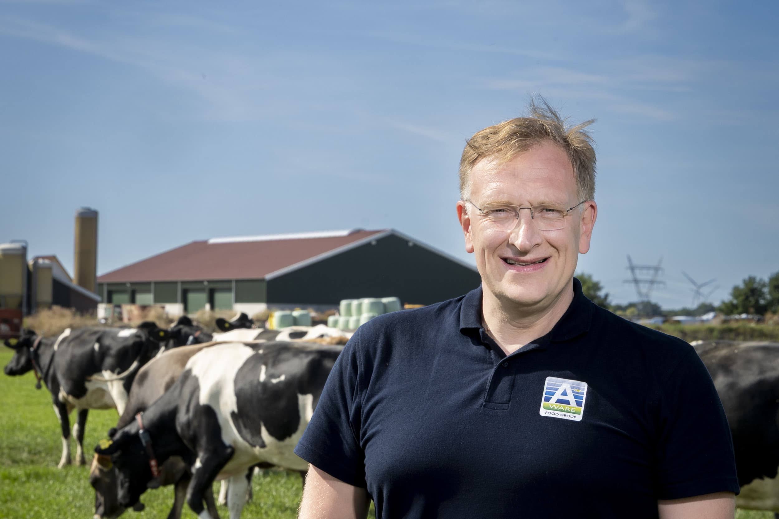 Jan Anker (49) is meerderheidsaandeelhouder in Royal A-ware en daarnaast melkveehouder. Foto’s: Koos Groenewold