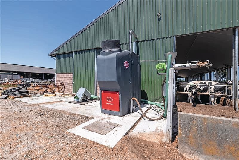 Boeren kunnen met het vervangen van de KDW door emissiedoelen zelf maatregelen nemen om aan de doelen te voldoen. Dat kan bijvoorbeeld met innovaties zoals de Lely Sphere. Foto: Peter Roek