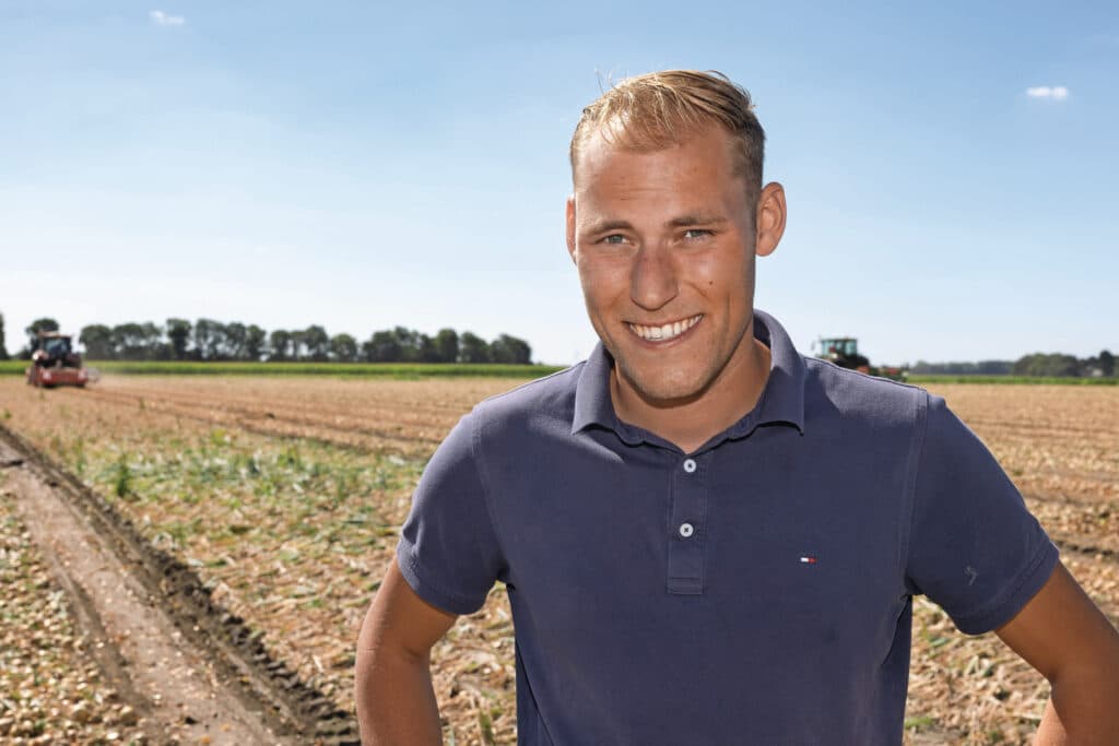 Hugo Haverkamp (24) heeft in Hellevoetsluis (Z.-H.) samen met zijn vader een akkerbouwbedrijf. Ze telen tarwe, doperwten, suikerbieten en samen met een collega-akkerbouwer ook aardappelen en uien.