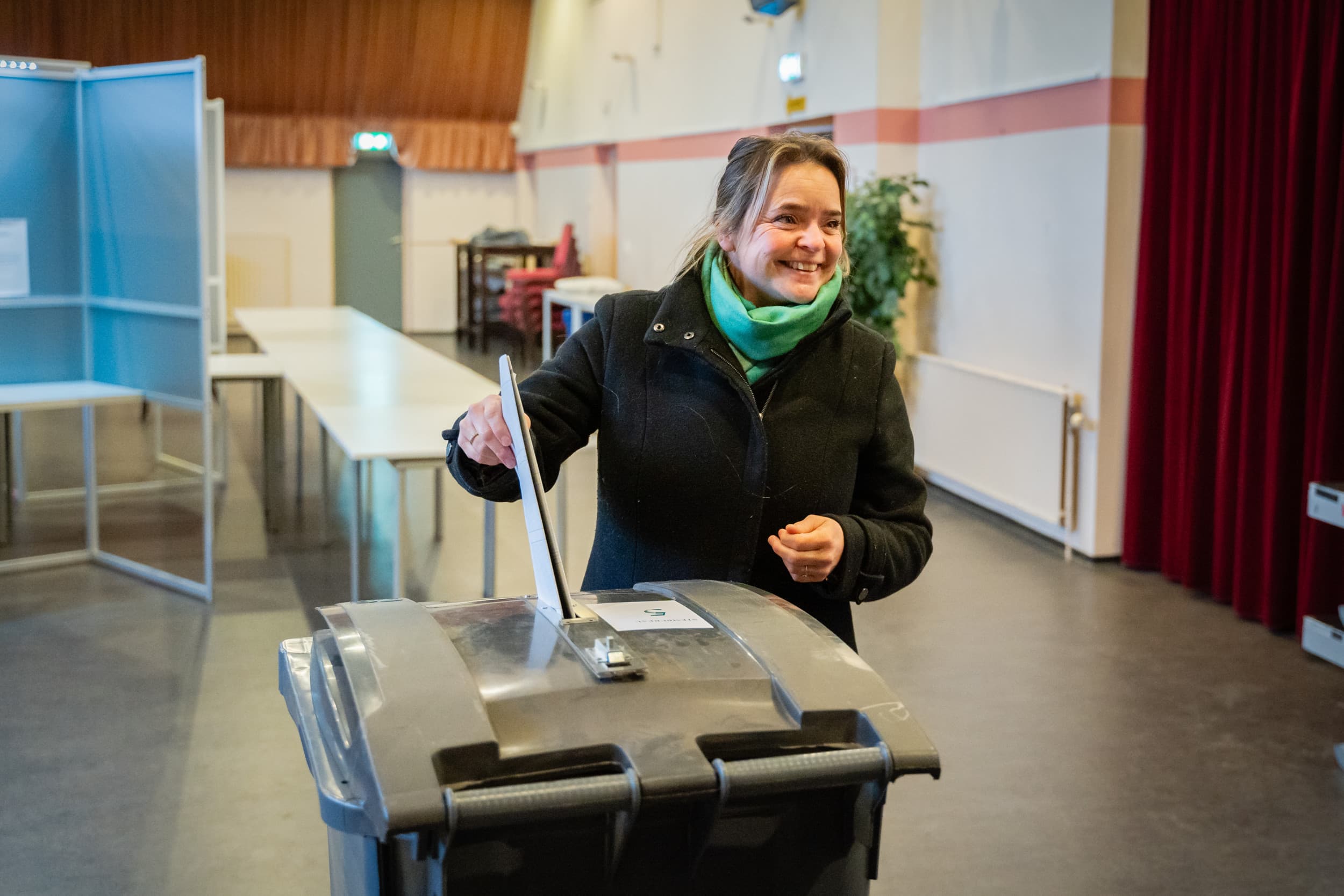 November 2023. Eline Vedder (CDA) bracht haar stem uit in Ruinerwold (Dr.). Bij de verkiezingen van 2025 is ze niet herkiesbaar. Foto: Andrea van Schaik Fotografie