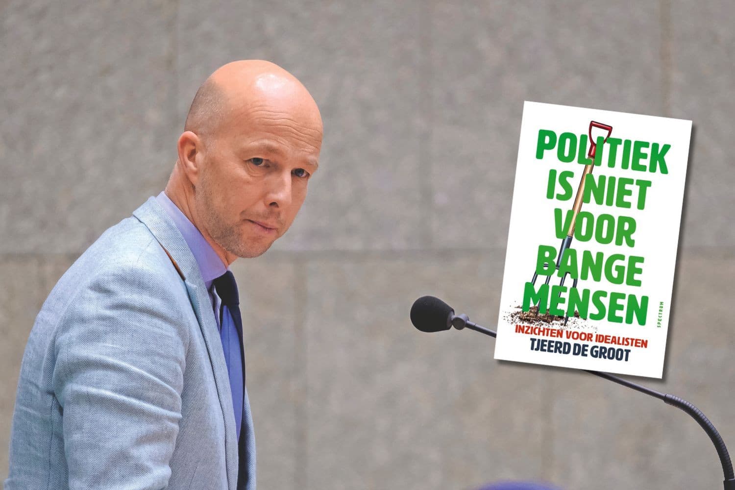 Tjeerd de Groot in de Tweede Kamer. Hij blikt in zijn boek Politiek is niet voor bange mensen terug op zijn loopbaan. Foto: Roel Dijkstra, cover boek Politiek is niet voor bange mensen, beeldbewerking