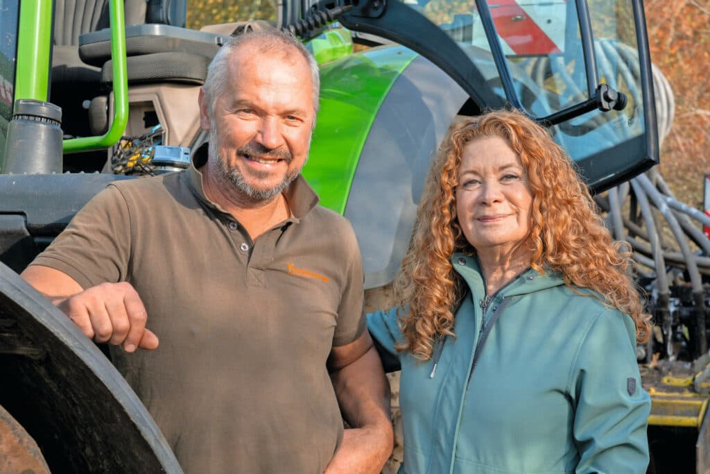 Arjen (57) en Winny (60) van Buuren hebben een biologisch en natuurinclusief gemengd bedrijf met focus op akkerbouw in Lochem (Gld.). Ze pachten hun grond van Natuurmonumenten op Landgoed Velhorst. Naast Landgoed Velhorst pachten ze ook percelen op Landgoed Kreil (in totaal 200 hectare).