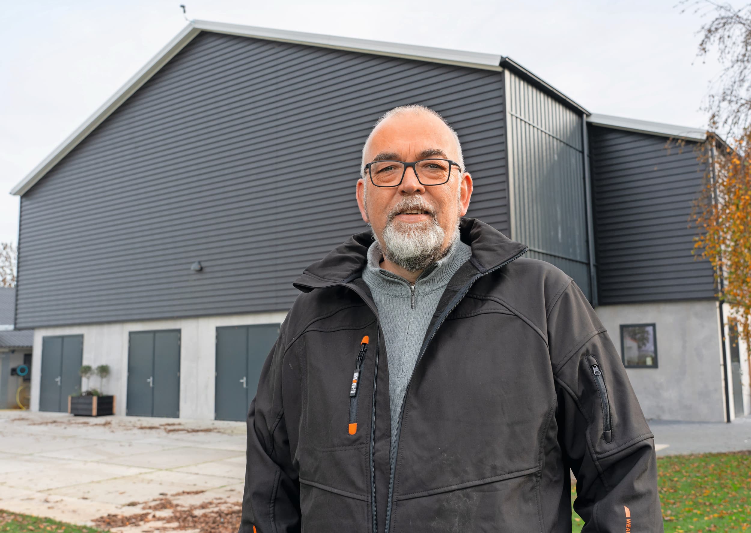Klaasjan Salomons (52) houdt 148.000 leghennen op twee locaties in Dronten. De eigenaar van de Salomons Group doet ook in mestafnamecontracten en de verkoop van technische installaties. Foto: Jan Willem Schouten