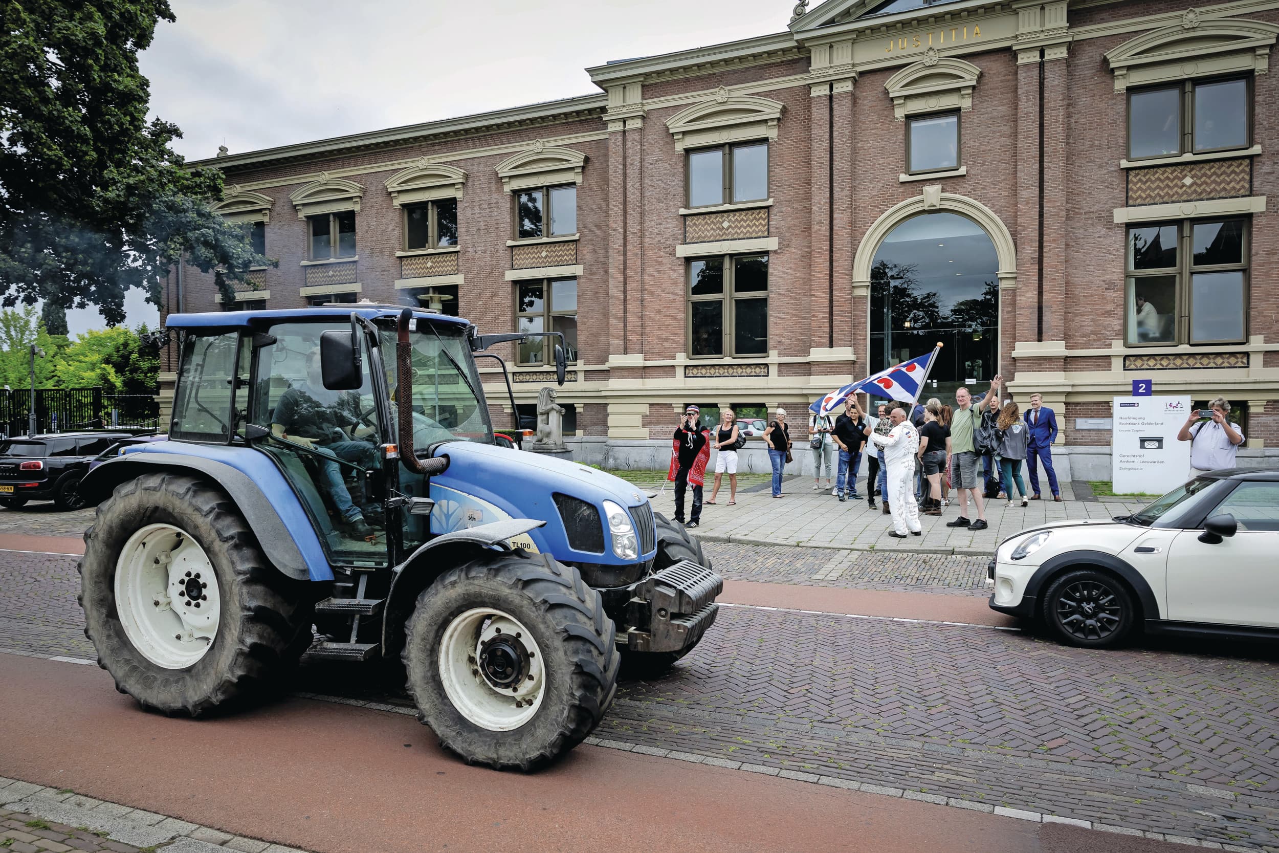 In juli protesteerden boeren bij de rechtbank in Zutphen om FDF bij te staan in de strijd voor de PAS-melders. Foto: ANP