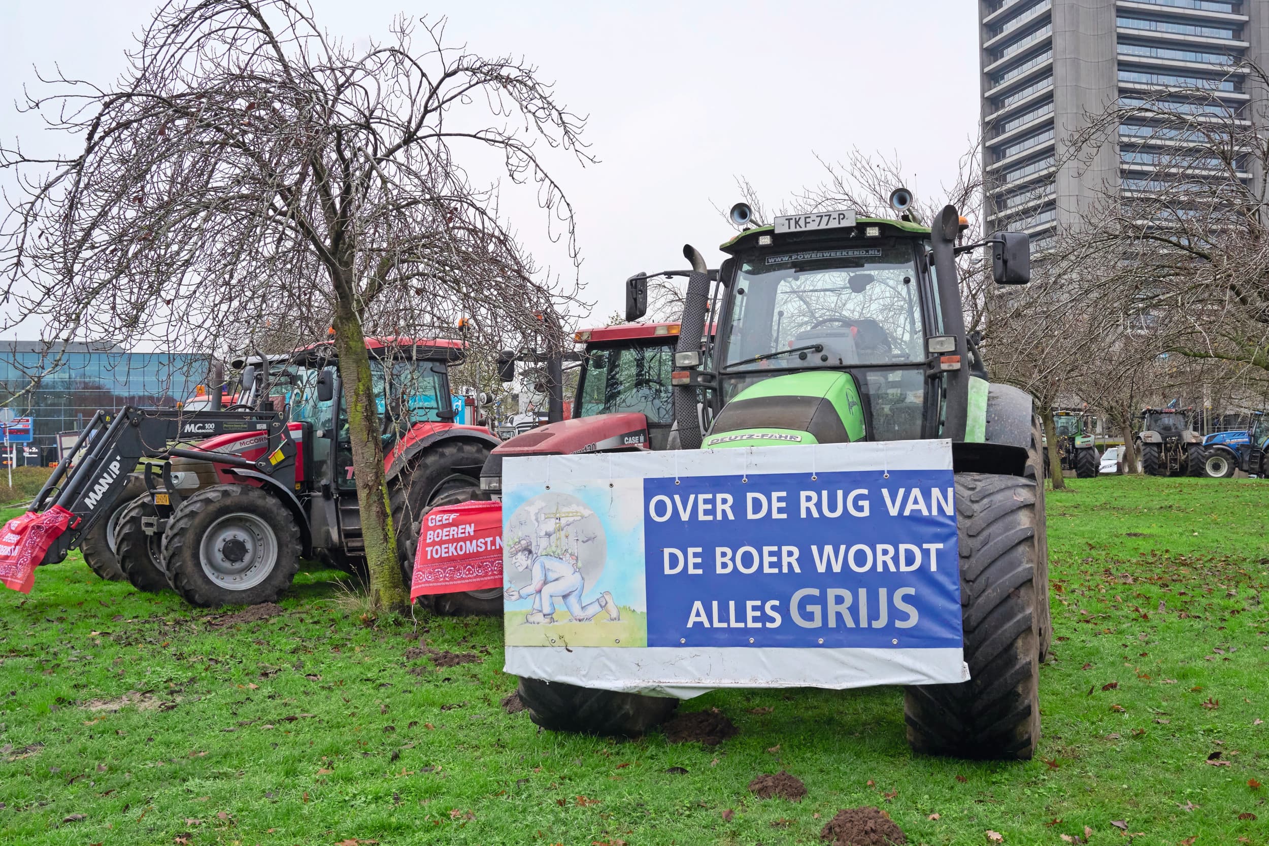 Boerenprotest bij het Brabantse provinciehuis, vrijdag 28 november, tegen provinciale plannen die grote impact hebben. Foto: Van Assendelft