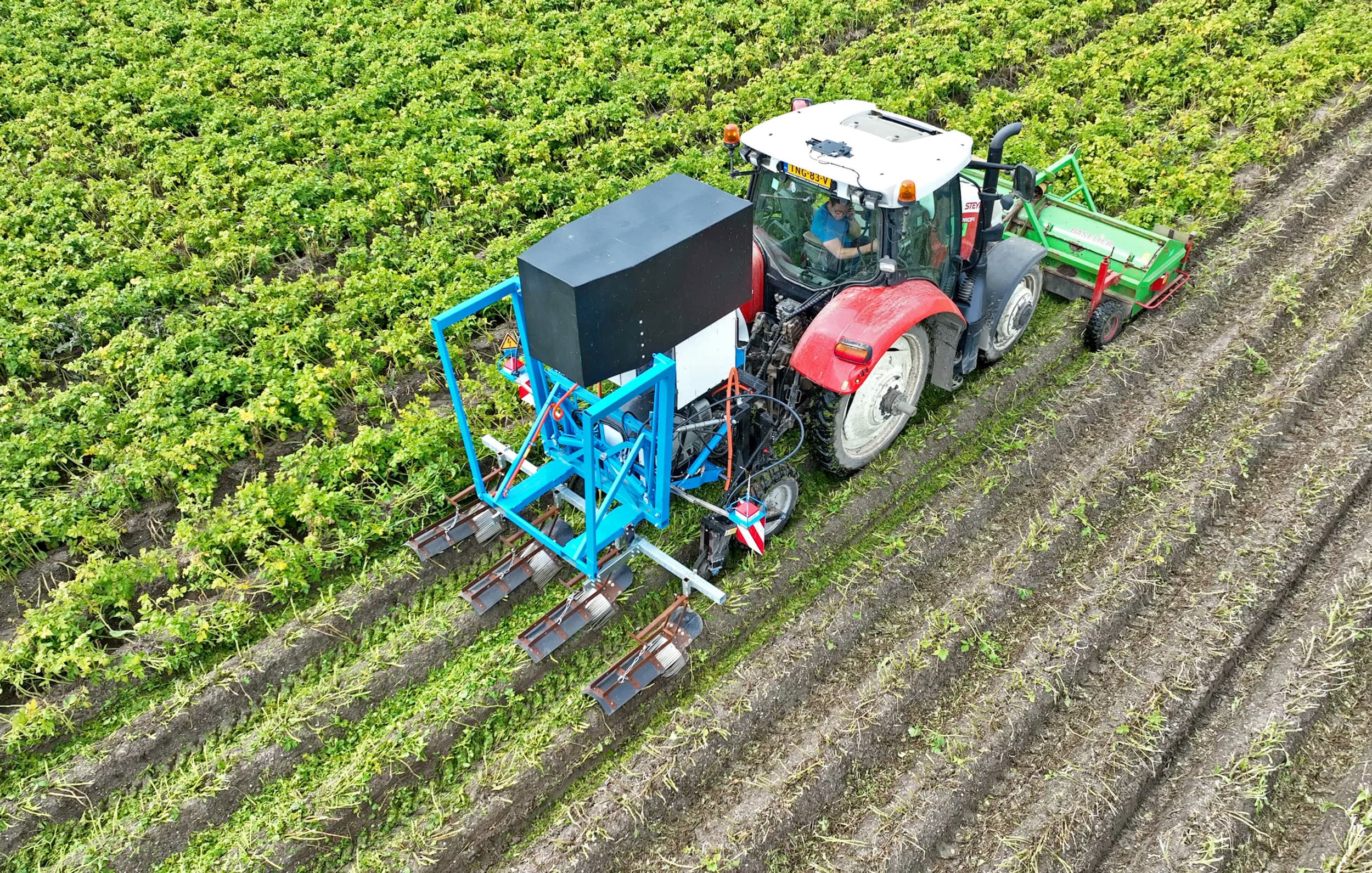  Onkruiden wieden met nieuwe technieken. Hoe test je een robot op een eerlijke en nuttige manier? Foto: Jan Willem Schouten