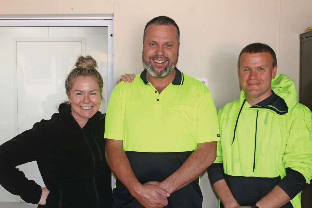Van links naar rechts: Dr. Kate Plush, manager wetenschap, technologie en adoptie binnen SunPork; Dr. David Lines, operations manager, SunPork; en Anthony Martyniuk, productiemanager, SunPork.