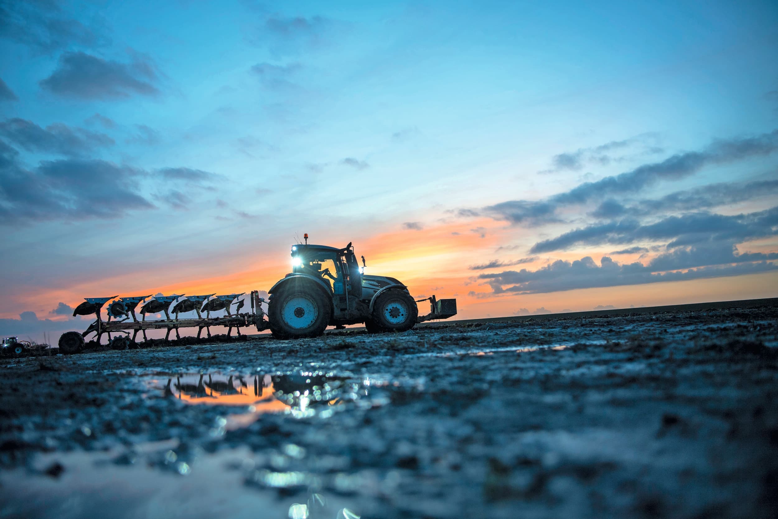 Pakken donkere wolken zich steeds verder samen boven de Lemken-koolstofploeg, nu deze innovatie na jaren van ontwikkeling nog altijd niet beschikbaar is? Nieuwe onderzoeksresultaten geven aan dat het concept misschien wel steeds beter aansluit bij de moderne akkerbouw. Foto: Mark Pasveer