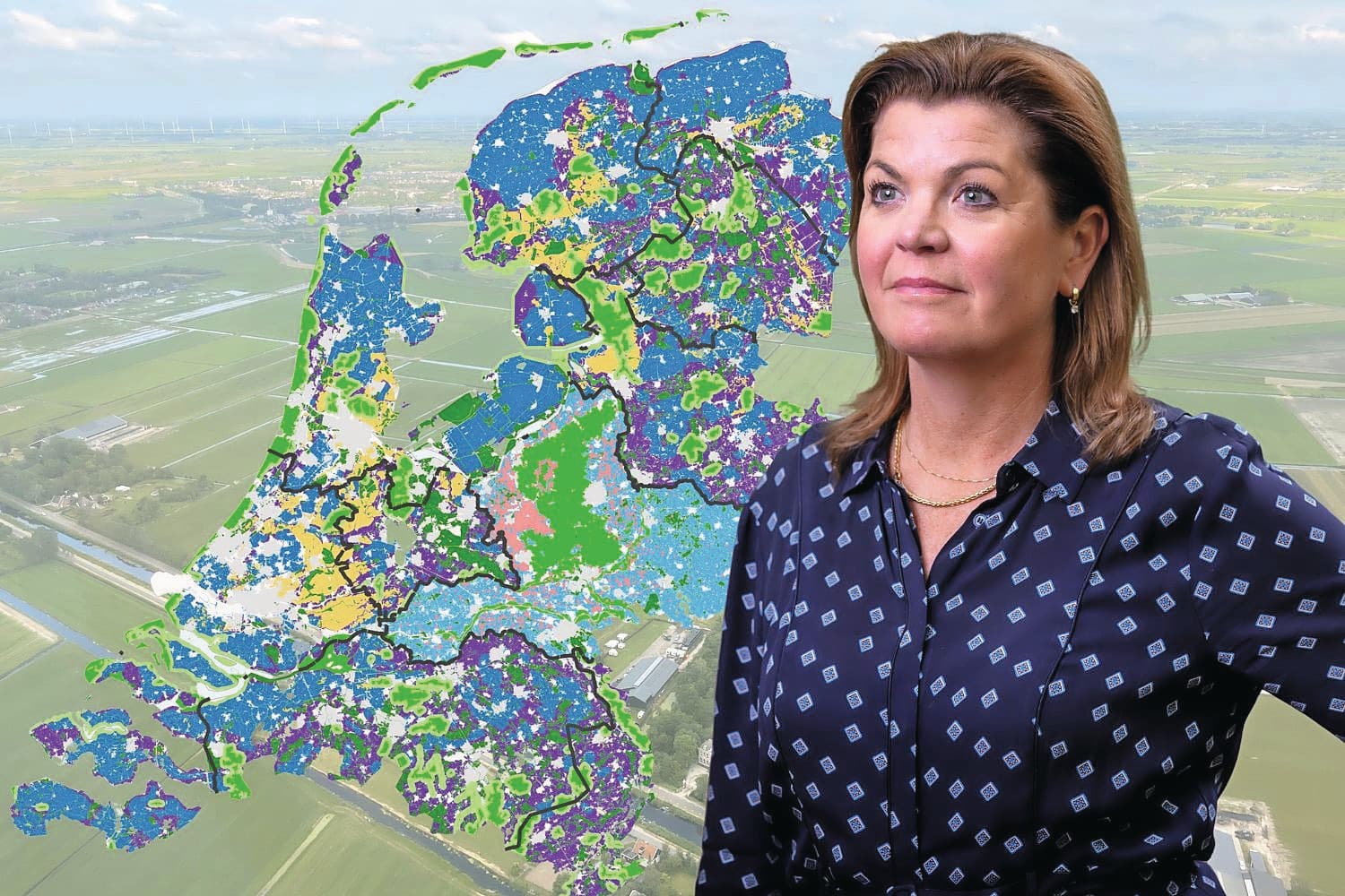Hoe de emissiedoelstellingen in Nederland neerdalen, bleek uit een kaart die het toenmalige ministerie van LNV op vrijdag 10 juni 2022 publiceerde. De kaart leidde destijds tot veel onrust in de sector. Rechts, oud-minister voor Natuur en Stikstof Christianne van der Wal. Foto: ministerie van LNV, Roel Dijkstra, Martijn ter Horst, beeldbewerking