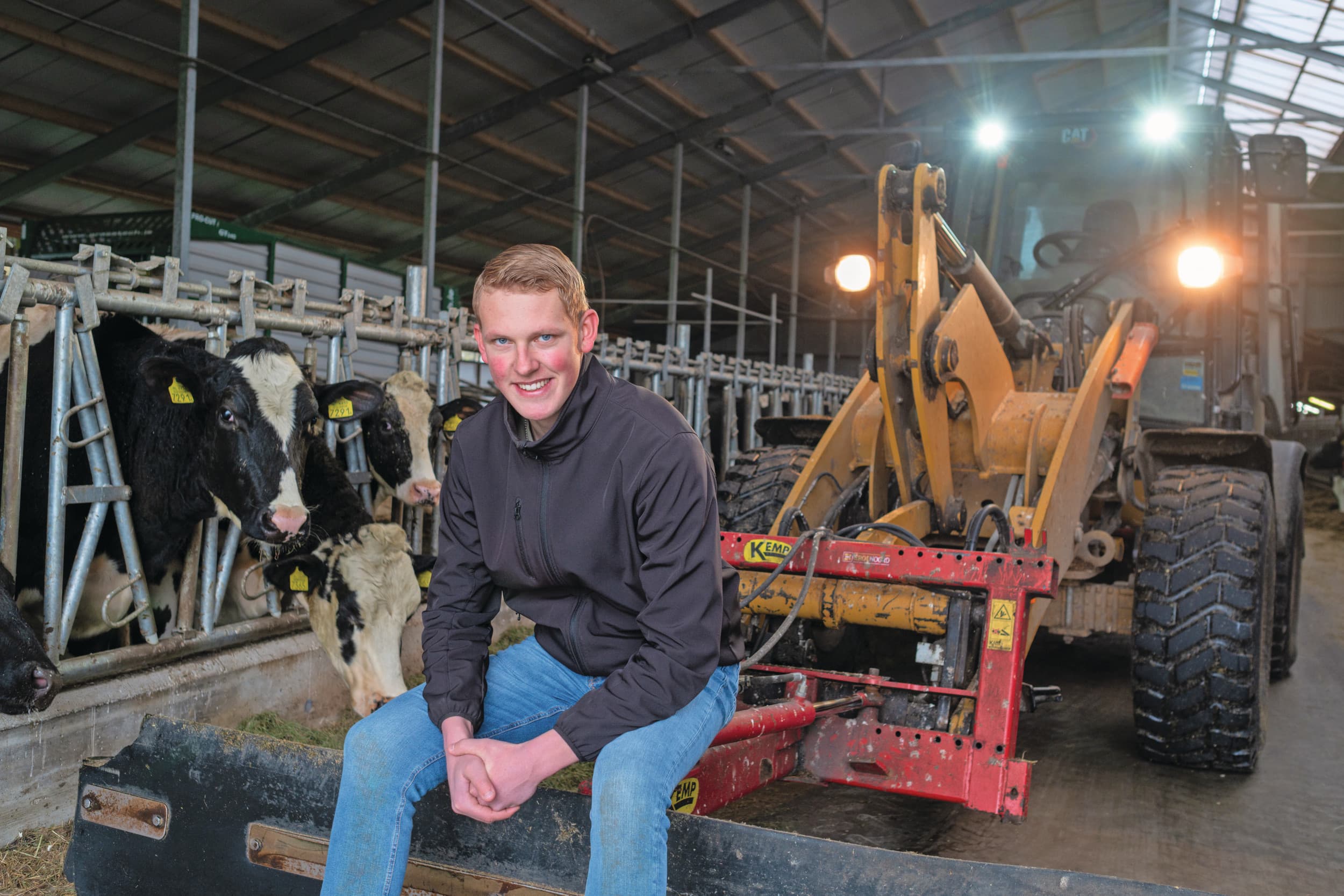 Jorik Telintel (19) hoopt over een paar jaar te kunnen instappen bij een enthousiaste melkveehouder om op termijn het bedrijf over te nemen. "Dat zou een lot uit de loterij zijn." Foto's: Jan Willem van Vliet